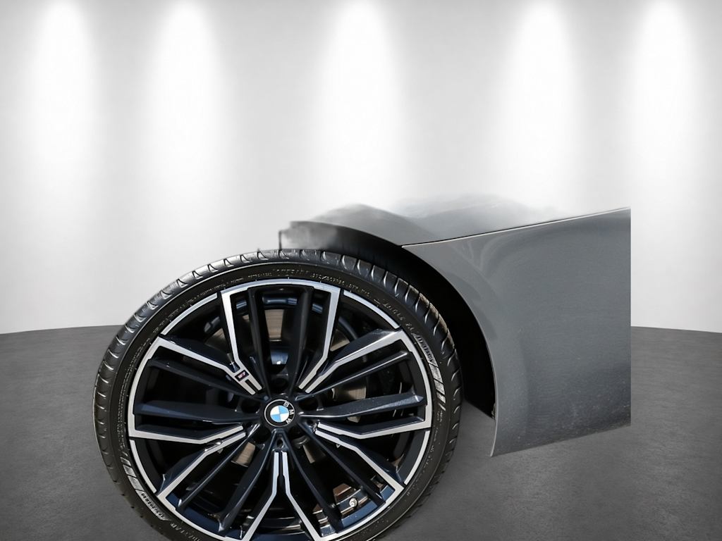 Thumbnail: 2021 BMW 5 Series - 6
