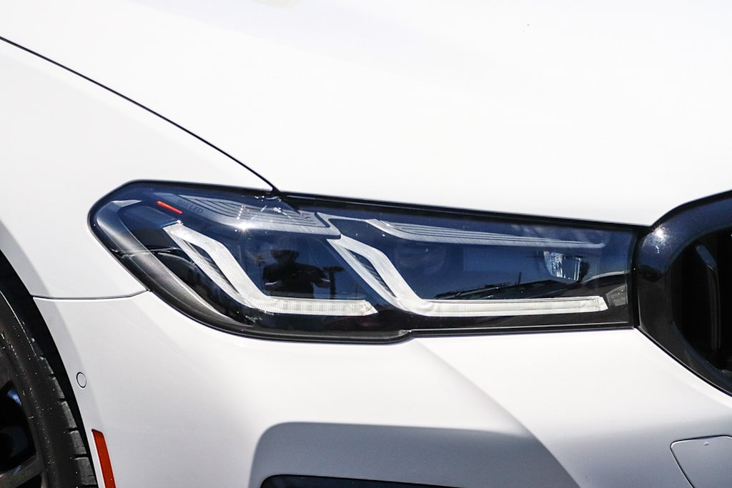 Thumbnail: 2023 BMW 5 Series - 17