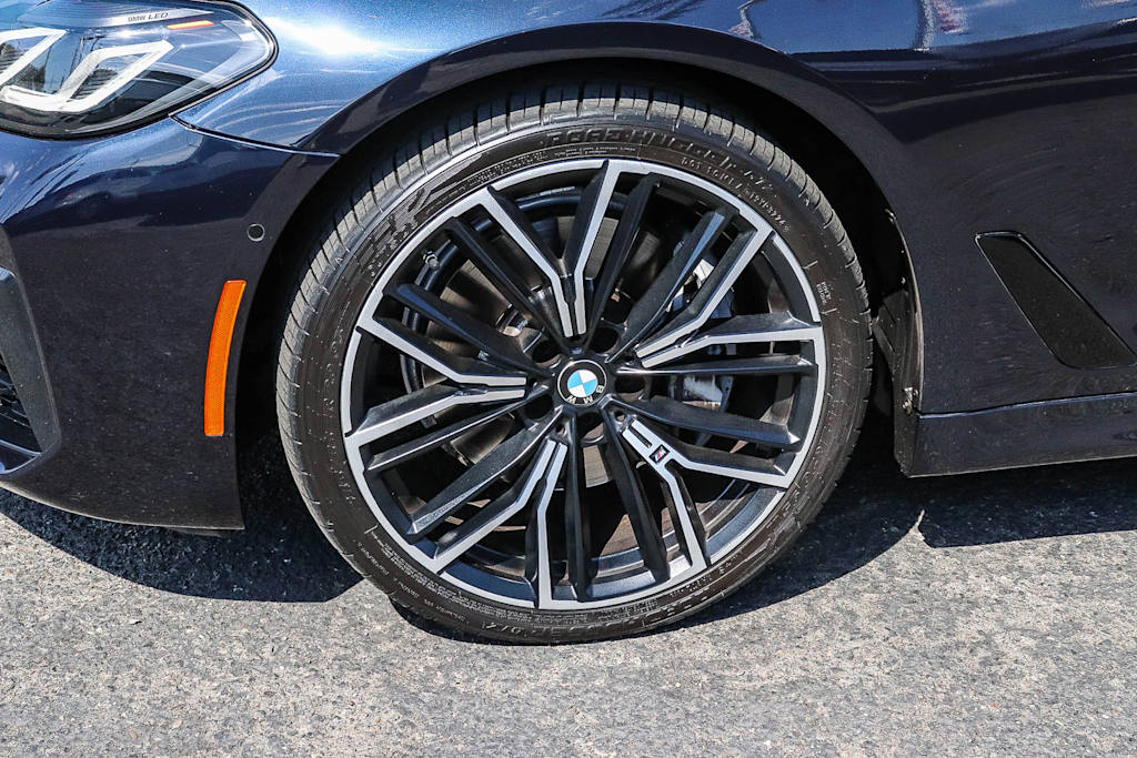 Thumbnail: 2021 BMW 5 Series - 22