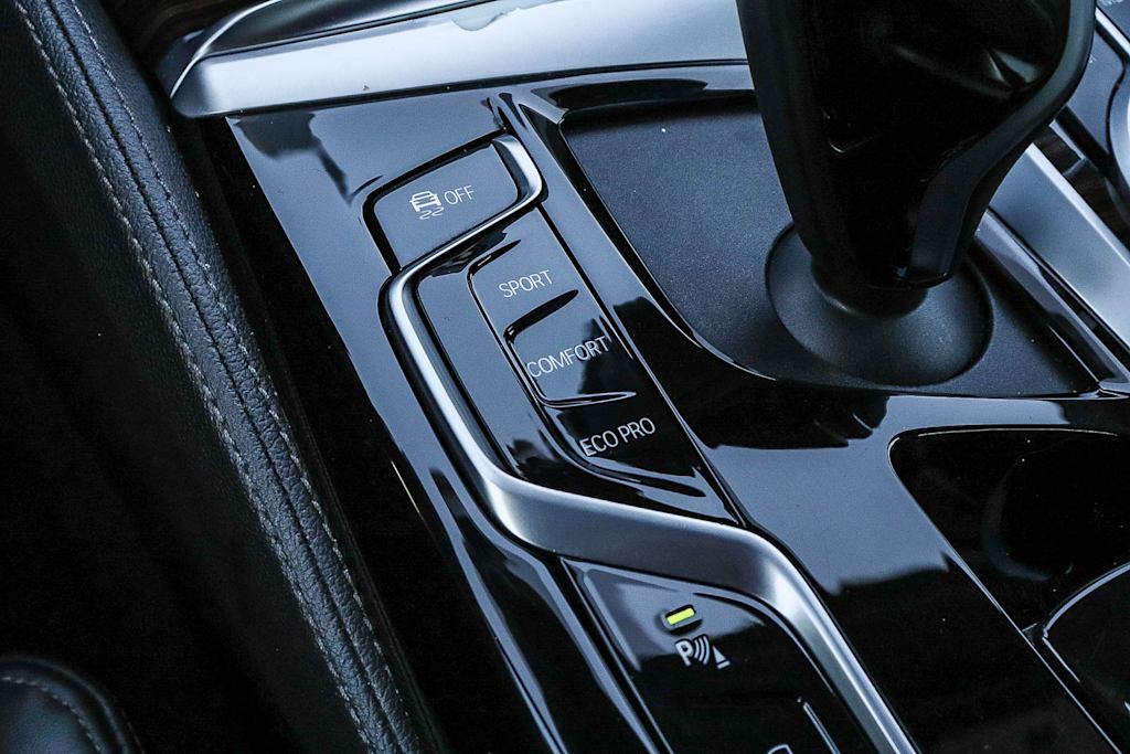 Thumbnail: 2021 BMW 5 Series - 34