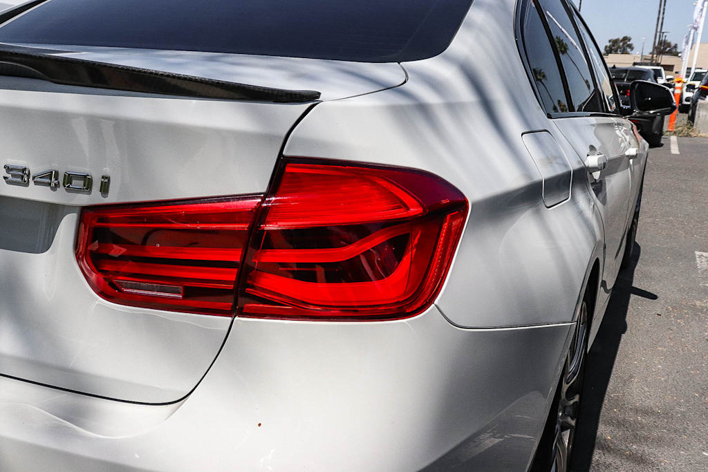 Thumbnail: 2017 BMW 3 Series - 16