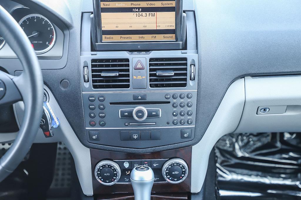 Thumbnail: 2011 Mercedes-Benz C-Class - 12