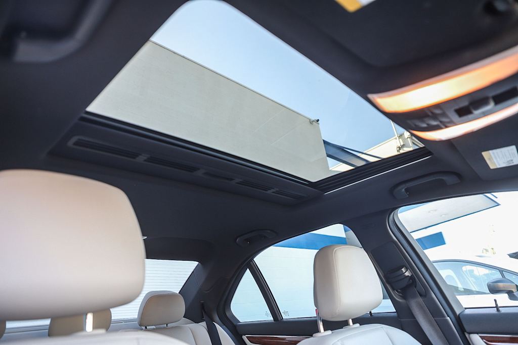 Thumbnail: 2011 Mercedes-Benz C-Class - 23