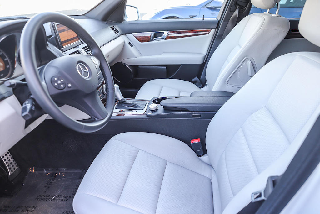 Thumbnail: 2011 Mercedes-Benz C-Class - 10