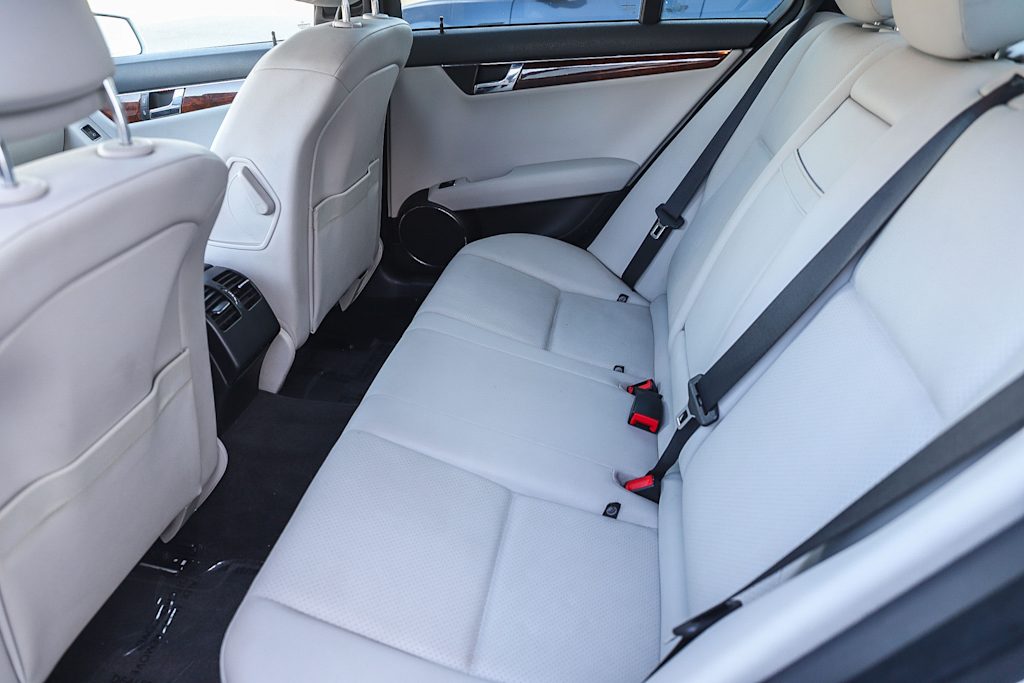 Thumbnail: 2011 Mercedes-Benz C-Class - 11