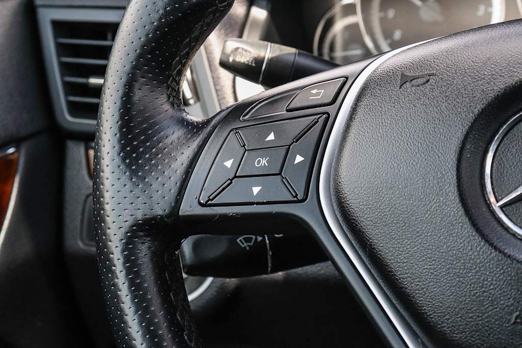 Thumbnail: 2013 Mercedes-Benz E-Class - 26