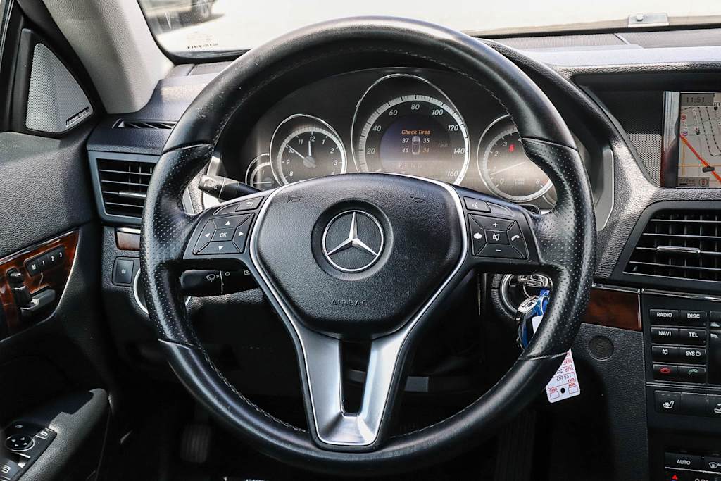 Thumbnail: 2013 Mercedes-Benz E-Class - 8