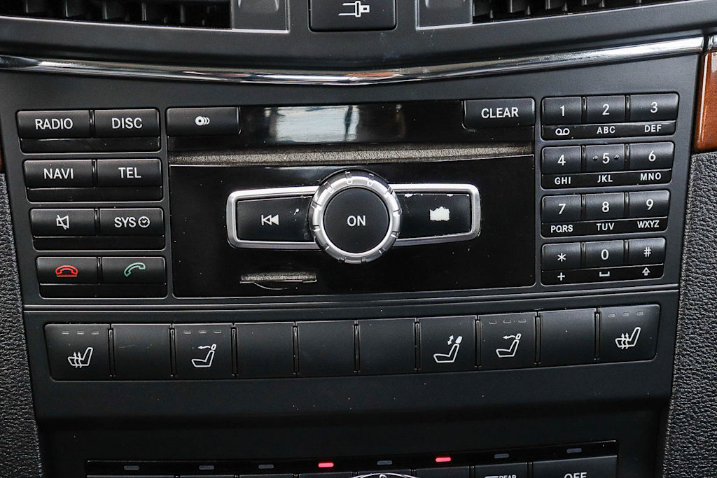 Thumbnail: 2013 Mercedes-Benz E-Class - 24
