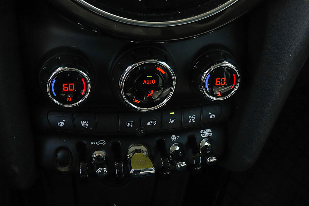 Thumbnail: 2024 MINI Cooper - 24