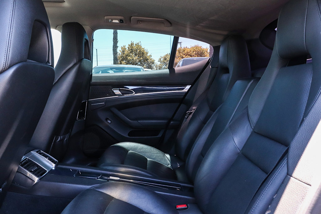 Thumbnail: 2013 Porsche Panamera - 11