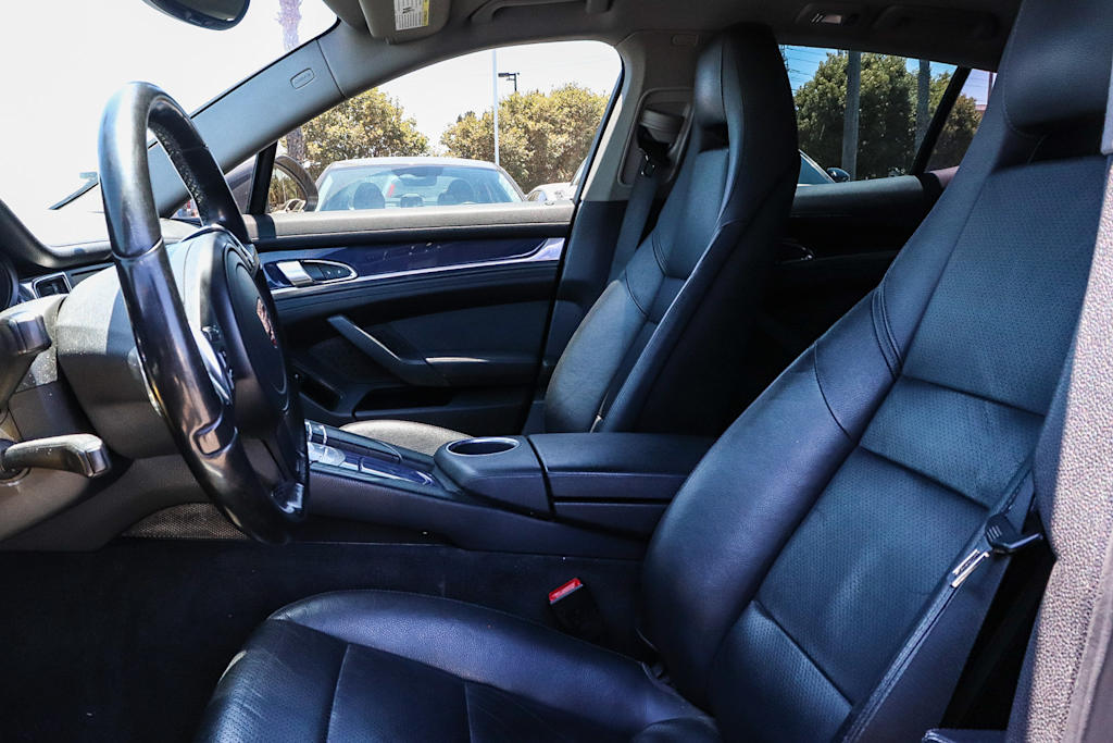 Thumbnail: 2013 Porsche Panamera - 9