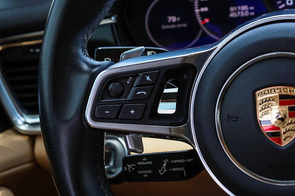 Thumbnail: 2017 Porsche Panamera - 23
