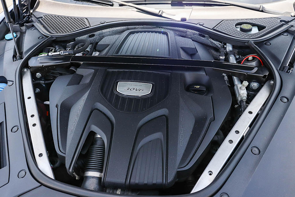 Thumbnail: 2017 Porsche Panamera - 30