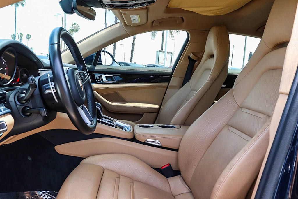 Thumbnail: 2017 Porsche Panamera - 10