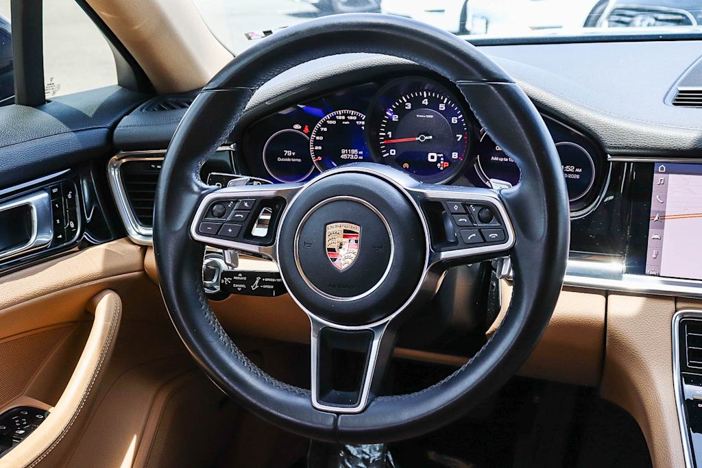 Thumbnail: 2017 Porsche Panamera - 8