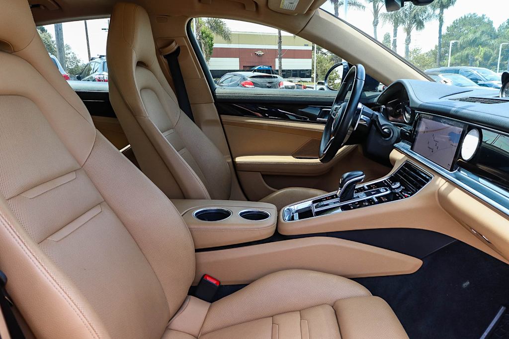 Thumbnail: 2017 Porsche Panamera - 9