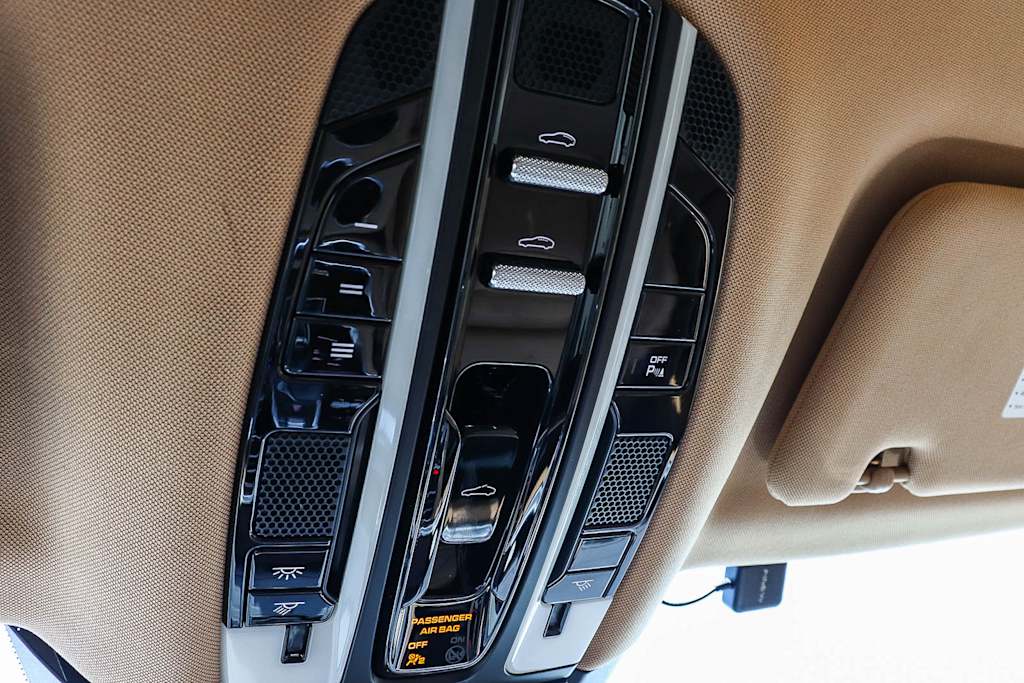 Thumbnail: 2017 Porsche Panamera - 28