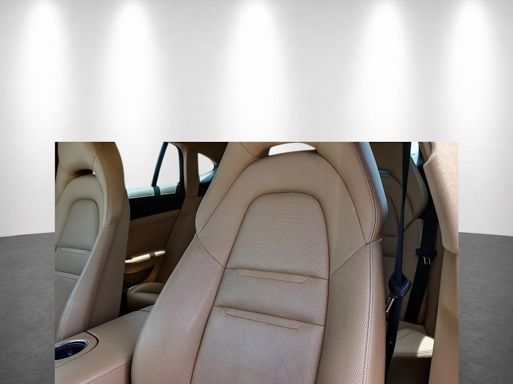 Thumbnail: 2017 Porsche Panamera - 28