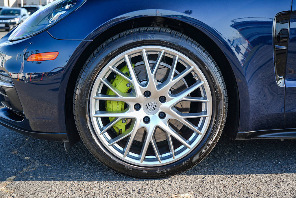 Thumbnail: 2019 Porsche Panamera - 22
