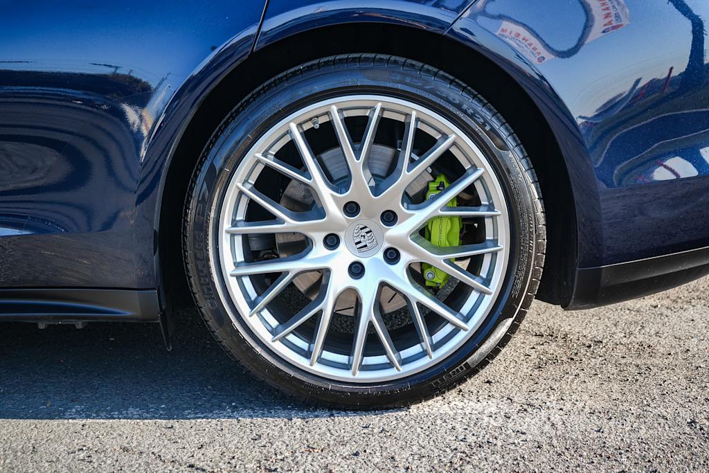 Thumbnail: 2019 Porsche Panamera - 6