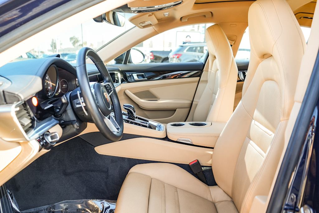 Thumbnail: 2019 Porsche Panamera - 10