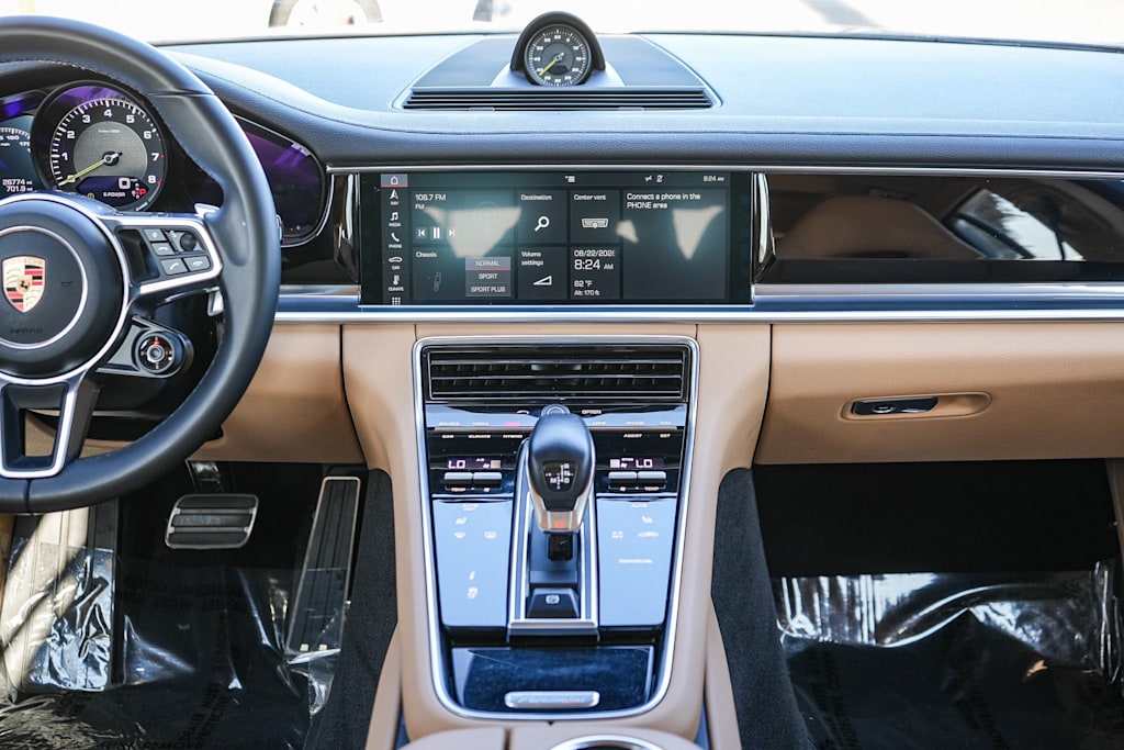 Thumbnail: 2019 Porsche Panamera - 8