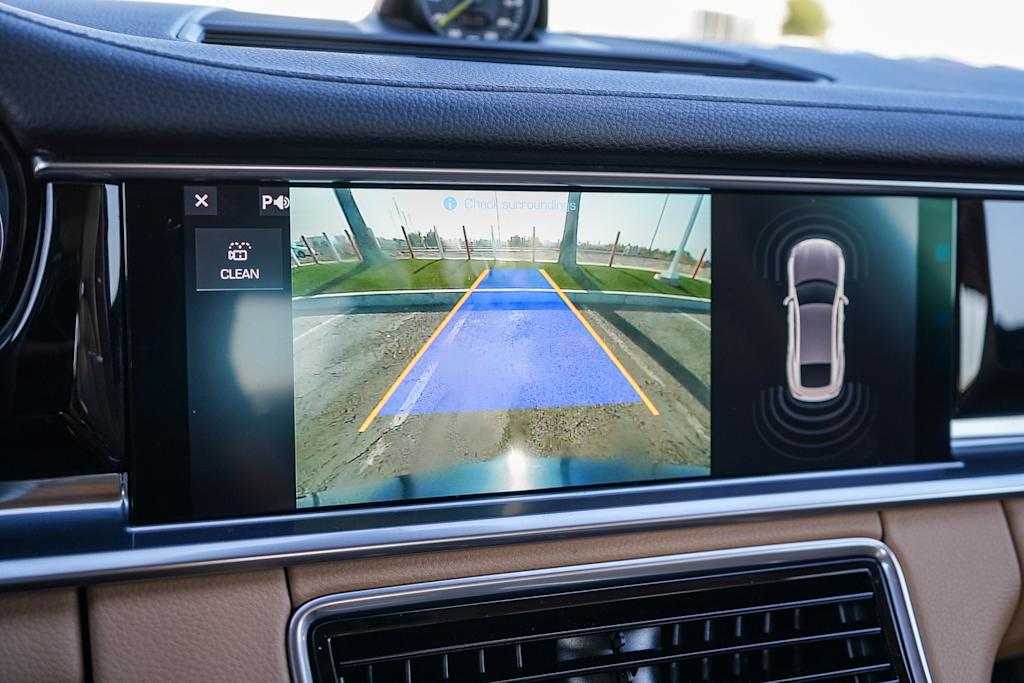 Thumbnail: 2019 Porsche Panamera - 13