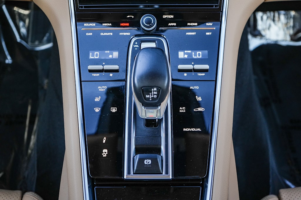Thumbnail: 2019 Porsche Panamera - 14