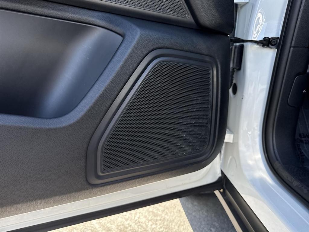 Thumbnail: 2024 Porsche Macan - 29