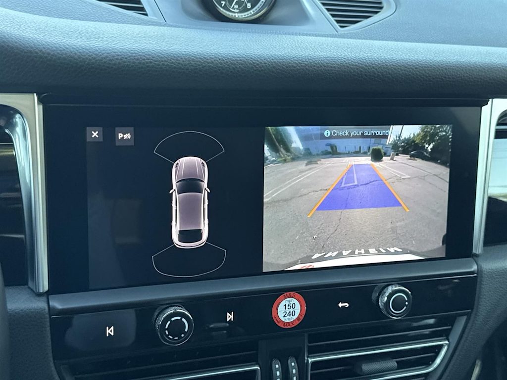 Thumbnail: 2024 Porsche Macan - 24