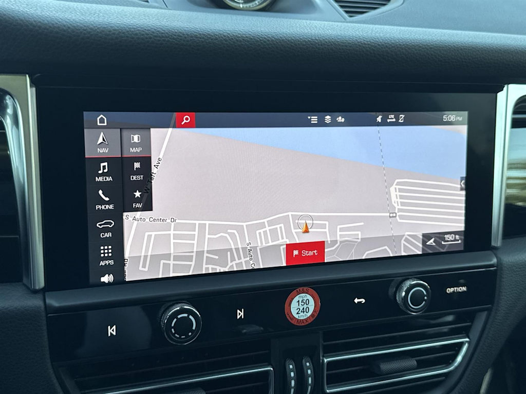 Thumbnail: 2024 Porsche Macan - 13