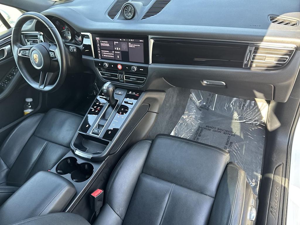 Thumbnail: 2024 Porsche Macan - 12