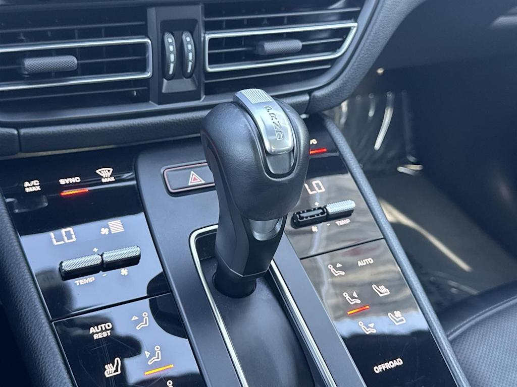 Thumbnail: 2024 Porsche Macan - 23