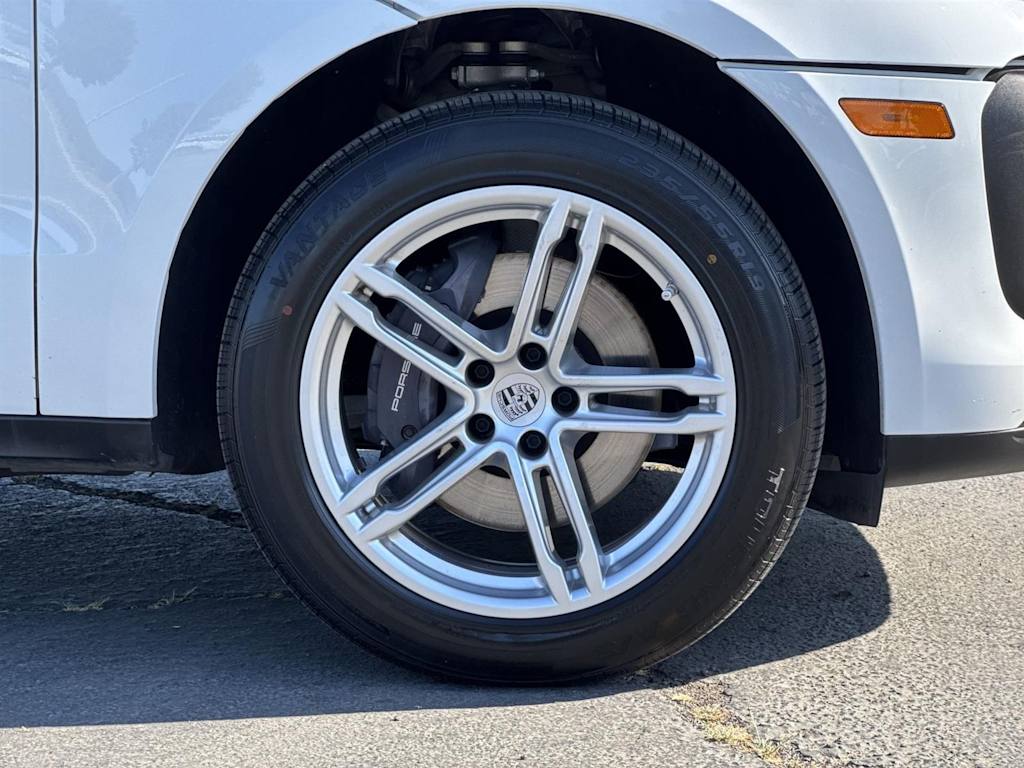 Thumbnail: 2024 Porsche Macan - 7