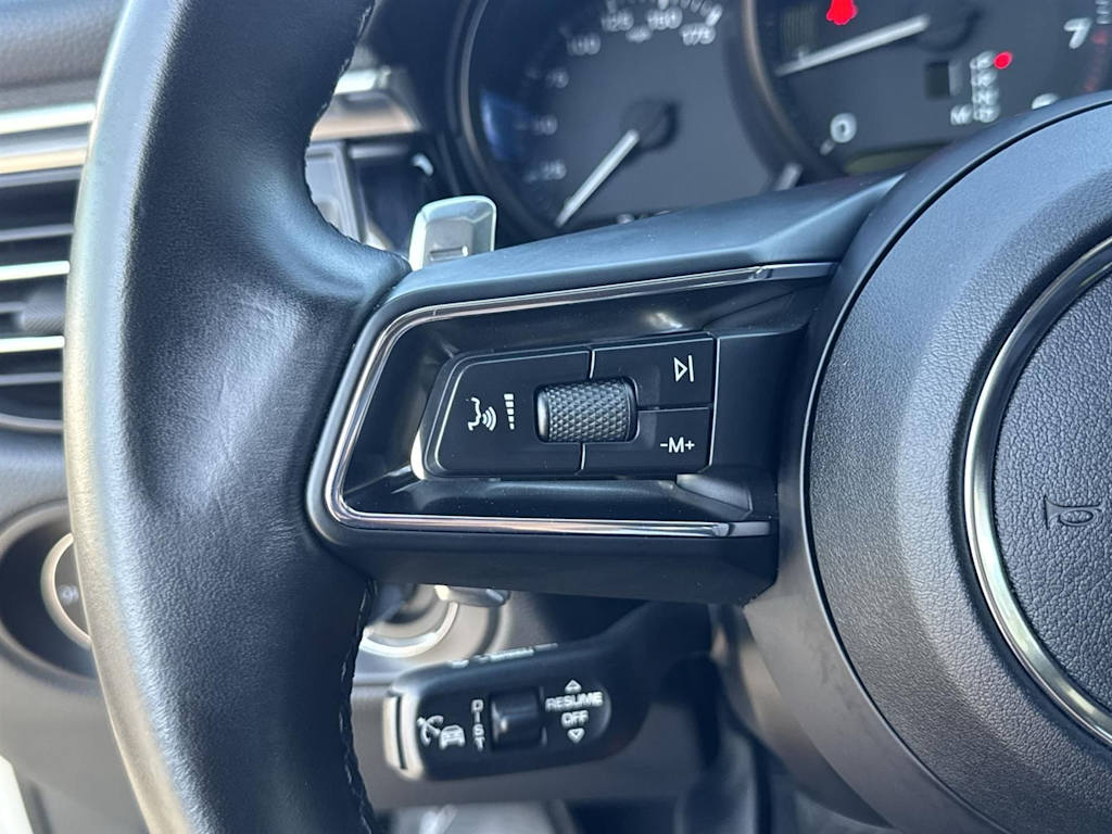 Thumbnail: 2024 Porsche Macan - 21