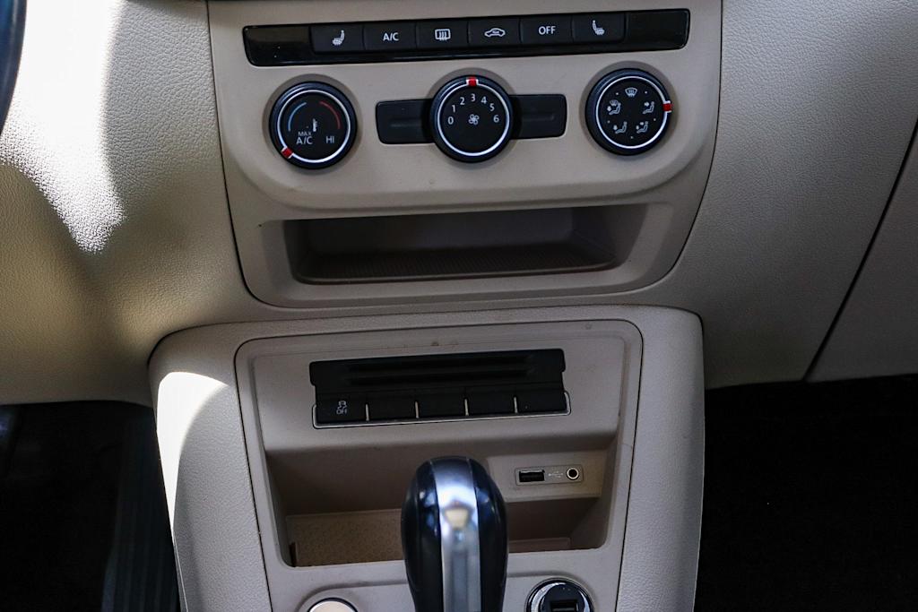 Thumbnail: 2016 Volkswagen Tiguan - 19
