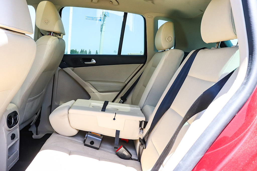 Thumbnail: 2016 Volkswagen Tiguan - 10