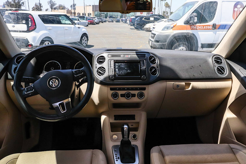 Thumbnail: 2016 Volkswagen Tiguan - 2