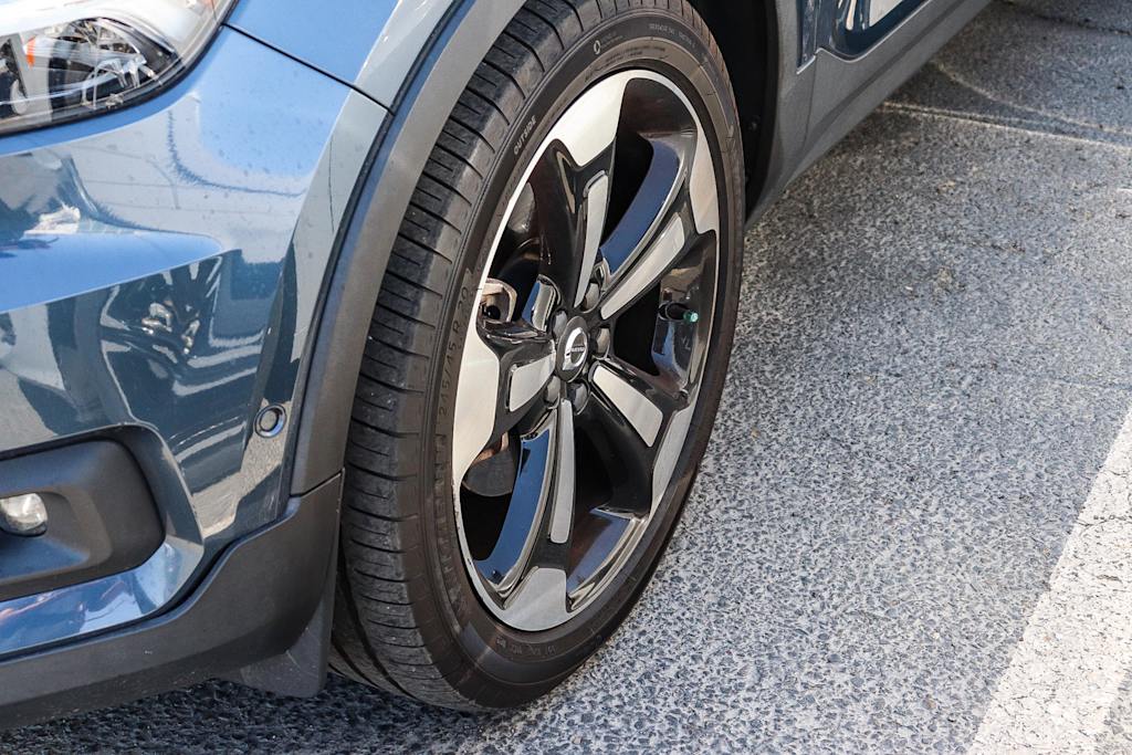 Thumbnail: 2019 Volvo XC40 - 3
