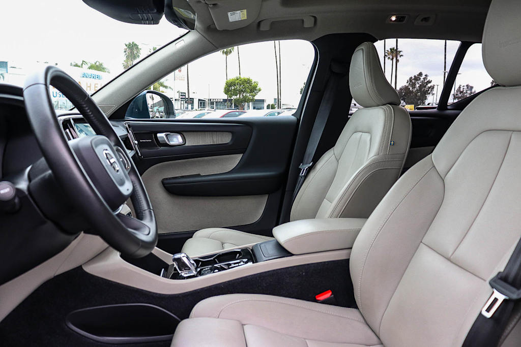 Thumbnail: 2019 Volvo XC40 - 10