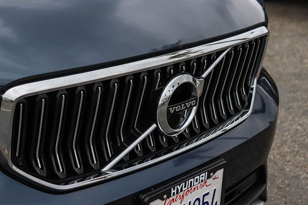 Thumbnail: 2019 Volvo XC40 - 18