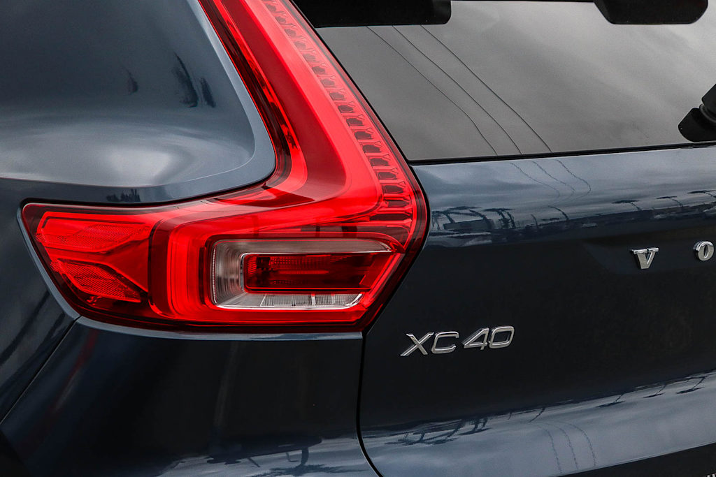 Thumbnail: 2019 Volvo XC40 - 20