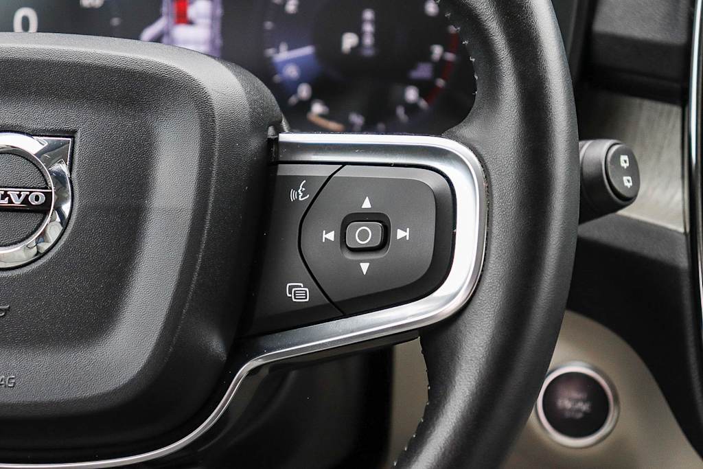 Thumbnail: 2019 Volvo XC40 - 25