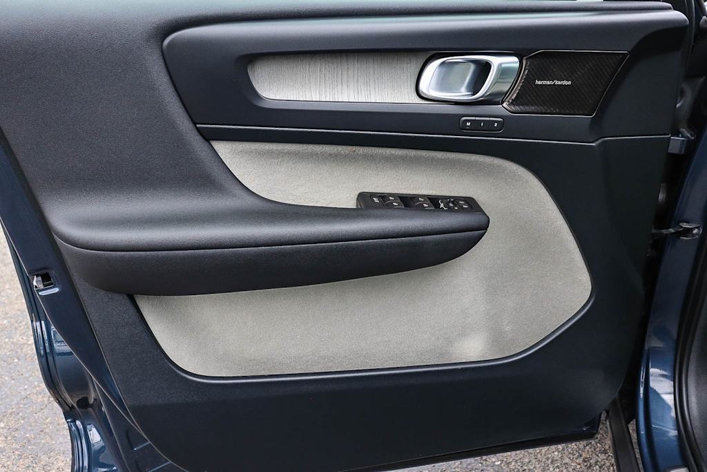 Thumbnail: 2019 Volvo XC40 - 26