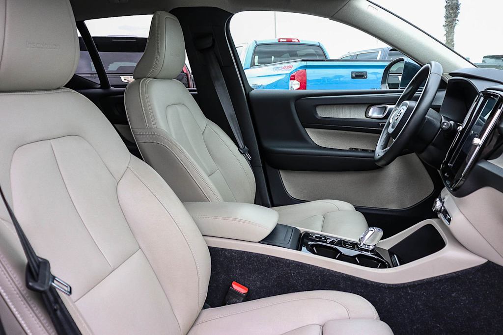 Thumbnail: 2019 Volvo XC40 - 9