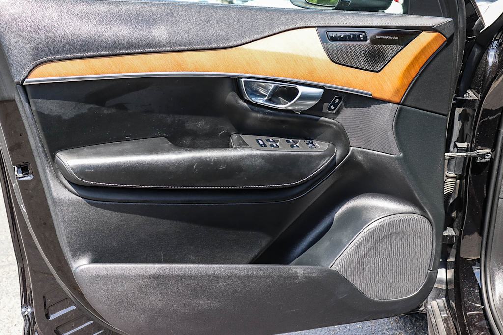 Thumbnail: 2019 Volvo XC90 - 28