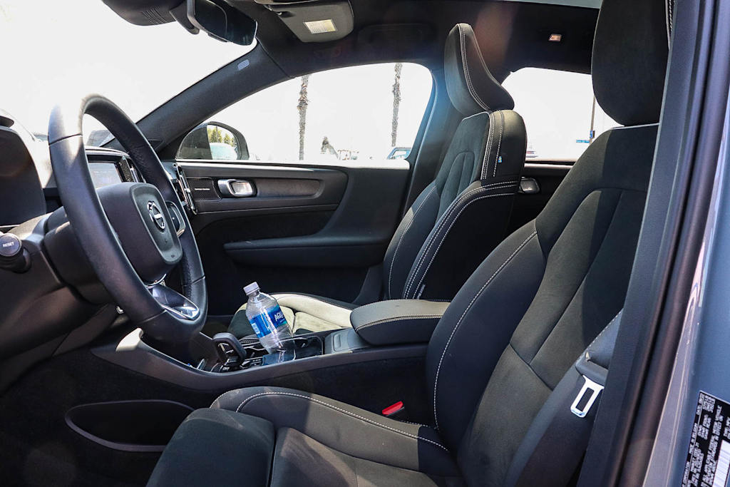 Thumbnail: 2023 Volvo C40 - 8