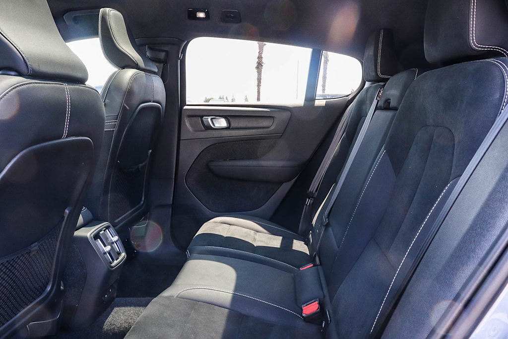 Thumbnail: 2023 Volvo C40 - 10
