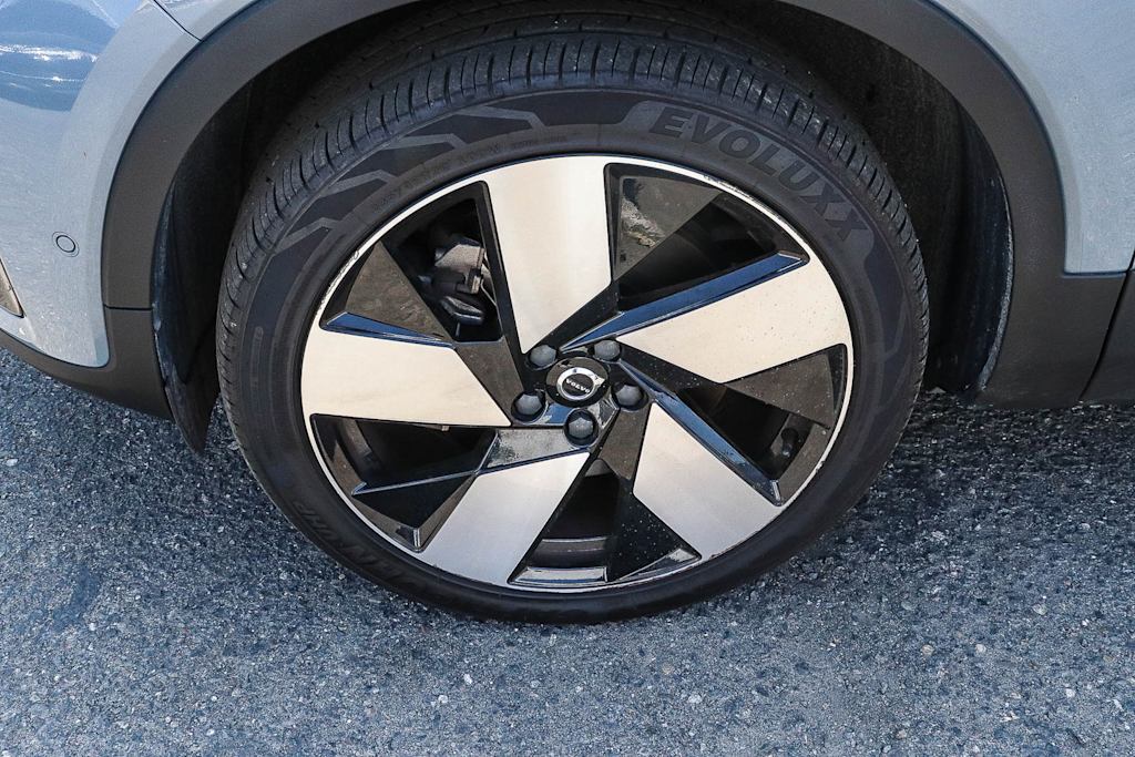 Thumbnail: 2023 Volvo C40 - 20