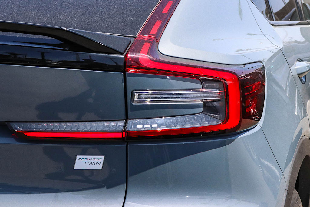 Thumbnail: 2023 Volvo C40 - 17